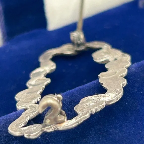 Antique Ribbon Silver Brooch​​ - Picture 4 of 7